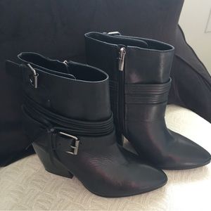 Beautiful new style boots size 6M